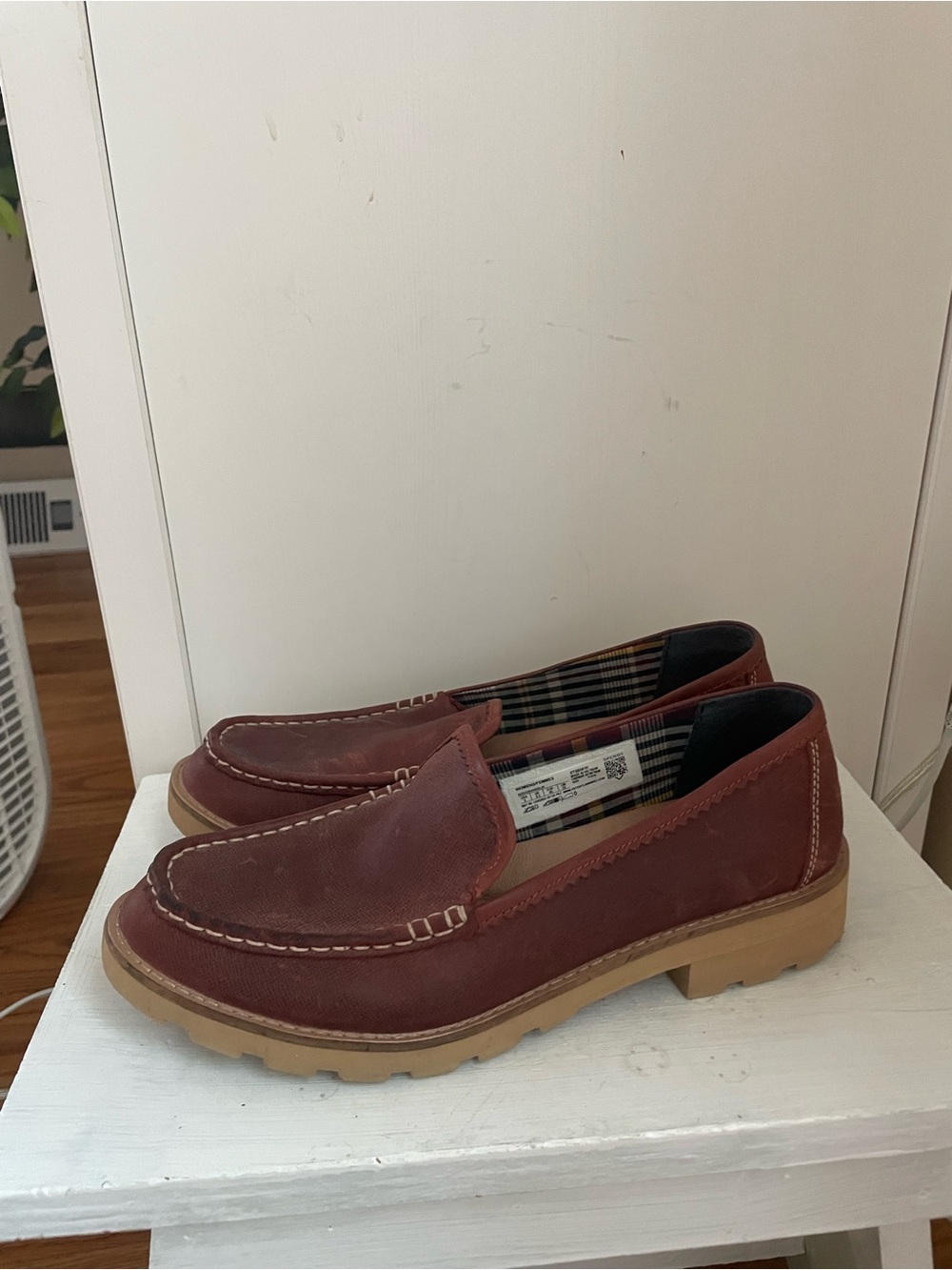 Women’s Casual Slip-On Loafers in Burgundy Size 9